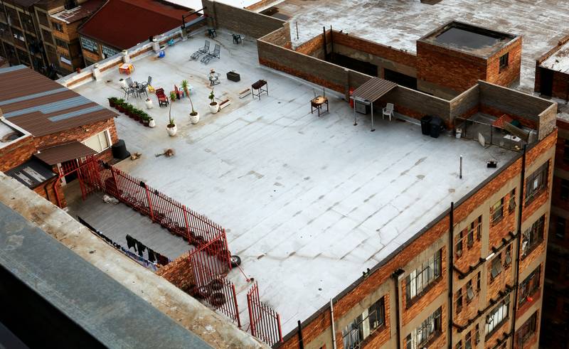 Flat Roof Repair vs Replacement Guide (2025)